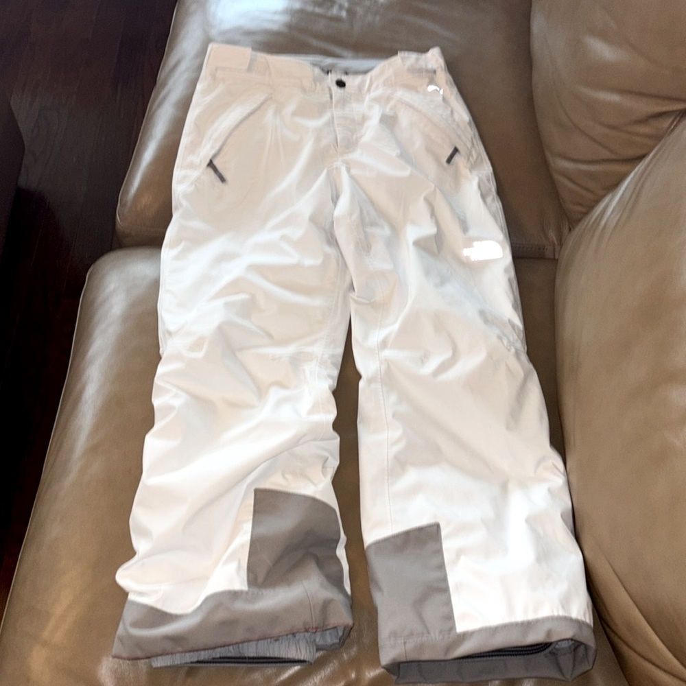 The North Face Dryvent Girls Ski/Snow Pants, white size 14/16–Ez-Grow feature